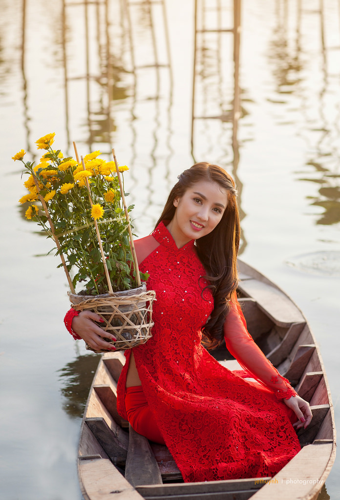 门卫老头吮她的花蒂的主演是谁